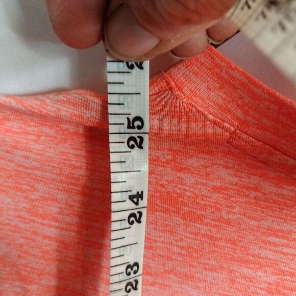 Under armour top  - Picture 5 of 5